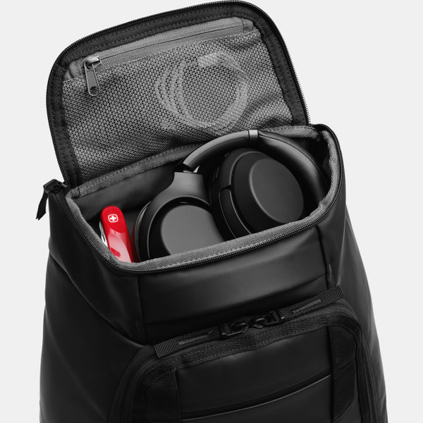 HUGGER BACKPACK 30L
